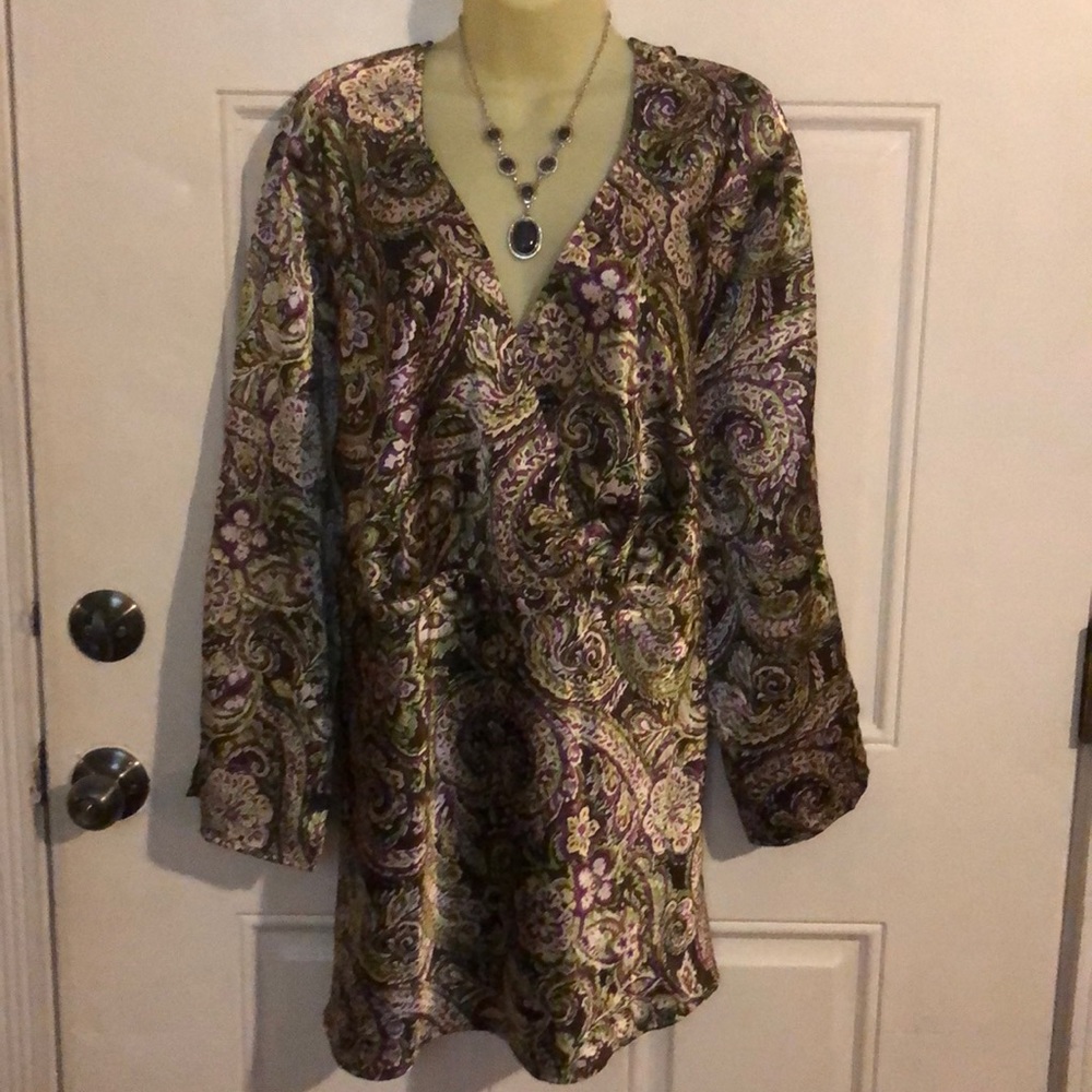 26/28 Lane Bryant Women satiny multicolored Tunic